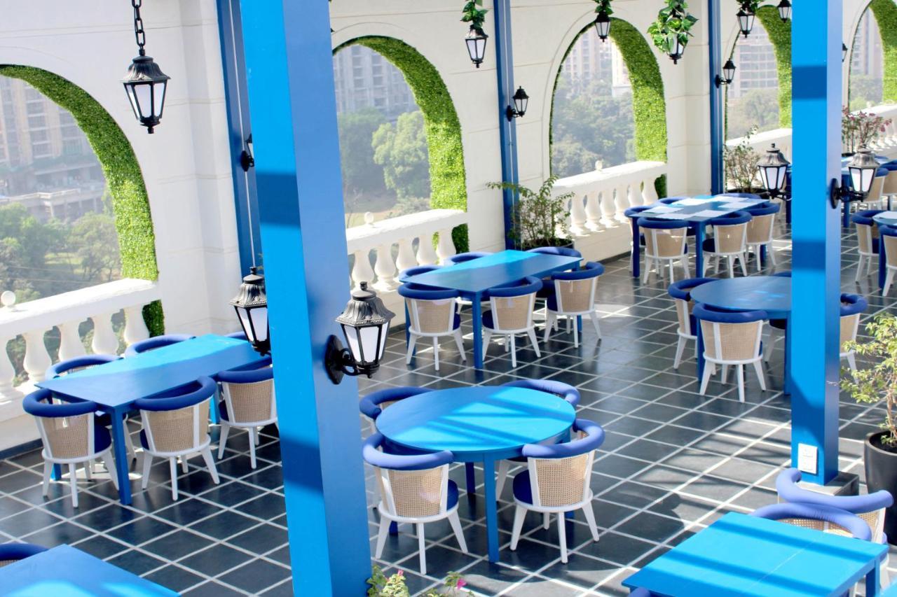Planet Hollywood Thane Exterior photo