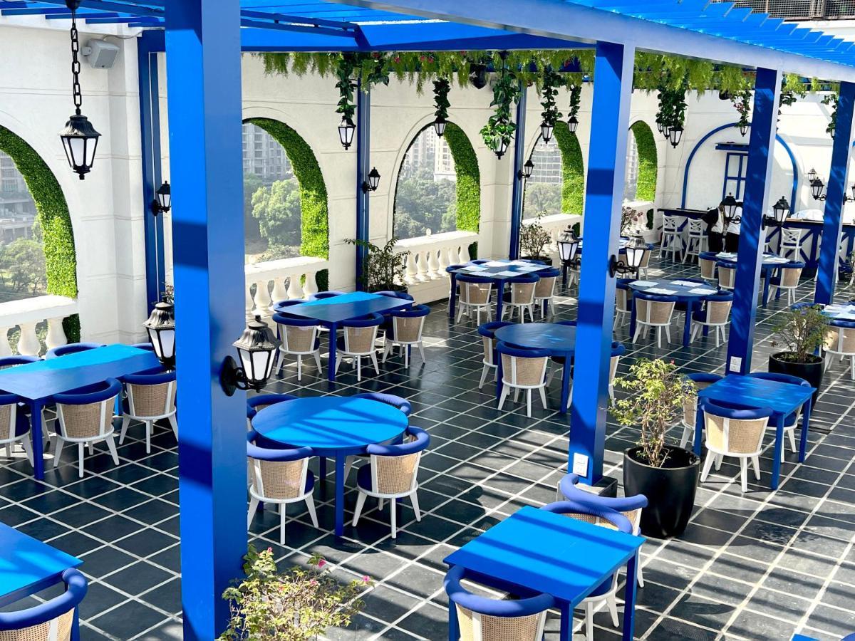 Planet Hollywood Thane Exterior photo