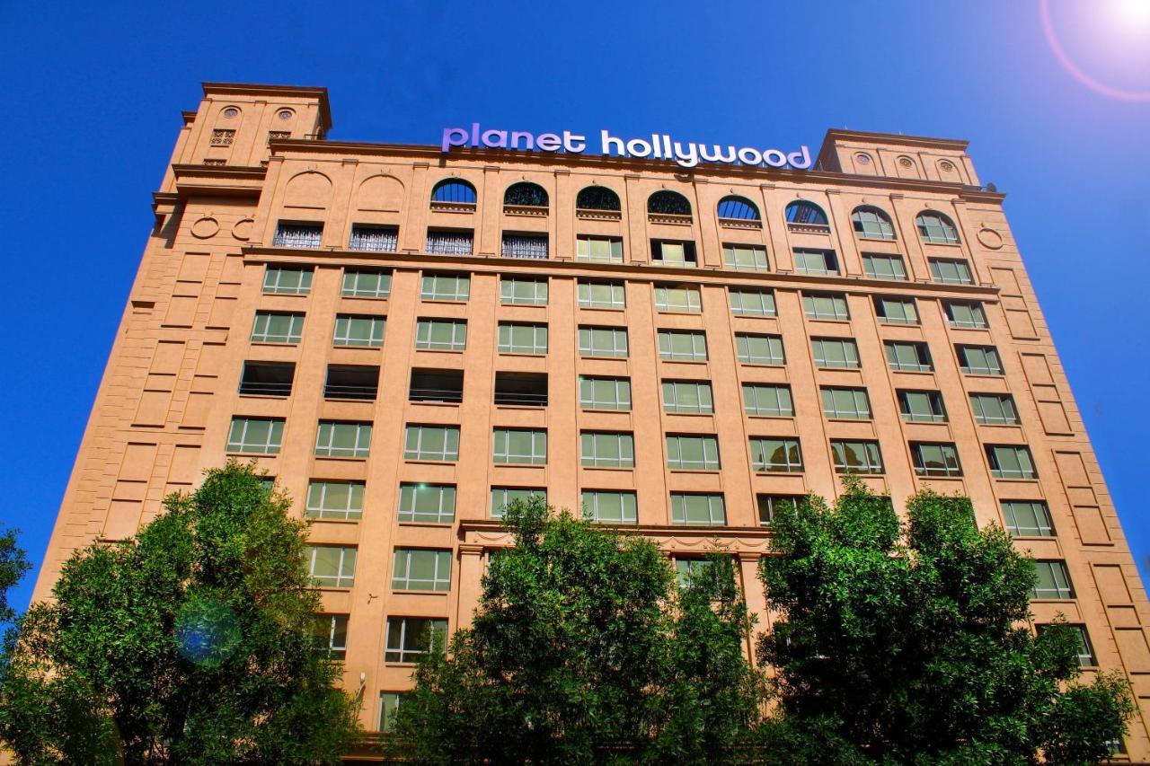 Planet Hollywood Thane Exterior photo
